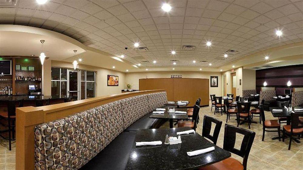 Holiday Inn Hotel & Suites Gateway By Ihg Вильямсбург Экстерьер фото