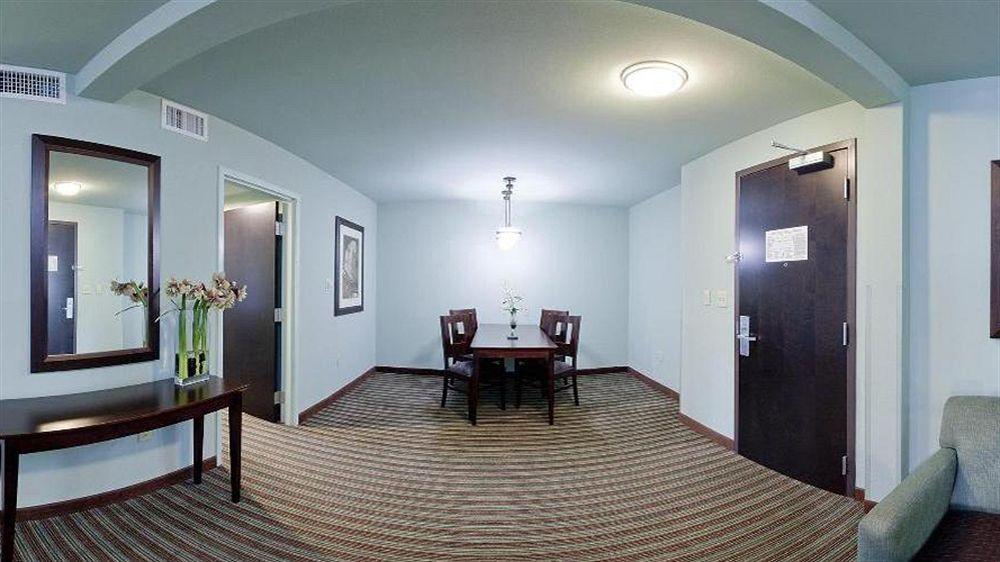 Holiday Inn Hotel & Suites Gateway By Ihg Вильямсбург Экстерьер фото