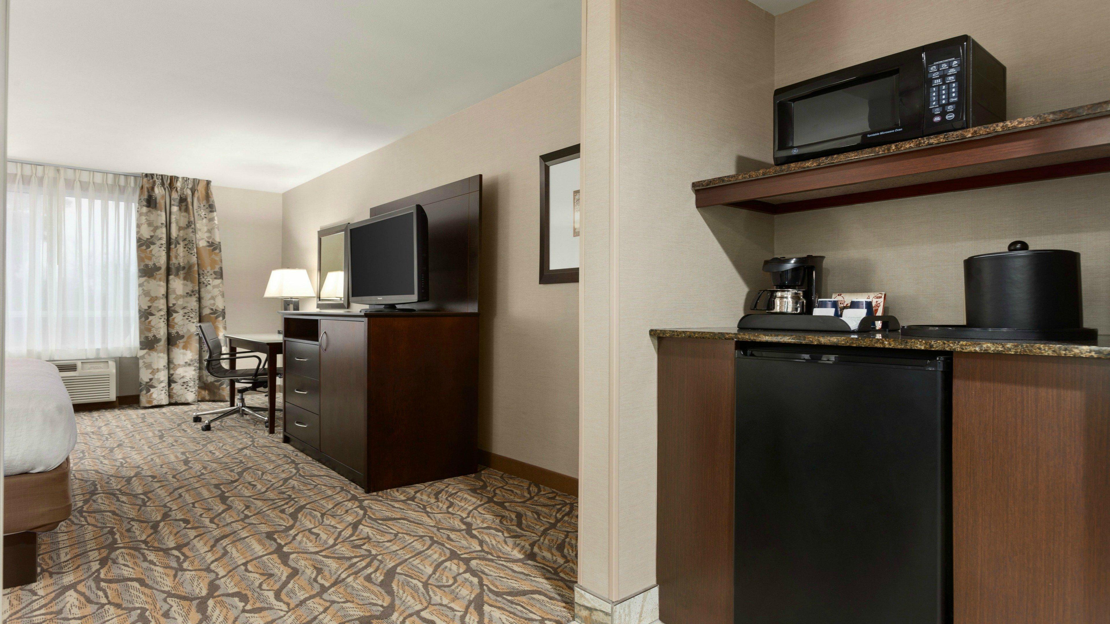 Holiday Inn Hotel & Suites Gateway By Ihg Вильямсбург Экстерьер фото