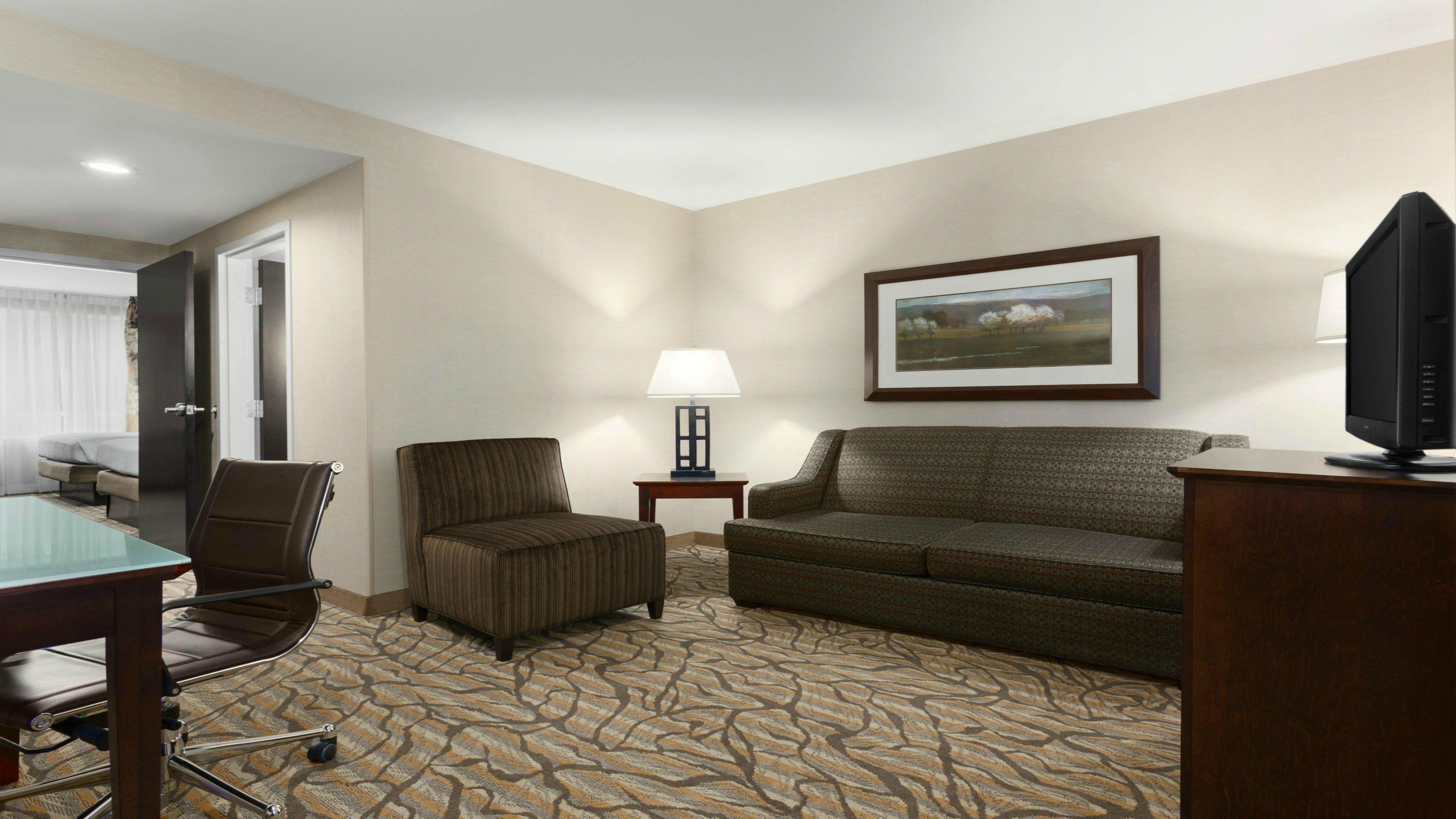 Holiday Inn Hotel & Suites Gateway By Ihg Вильямсбург Экстерьер фото