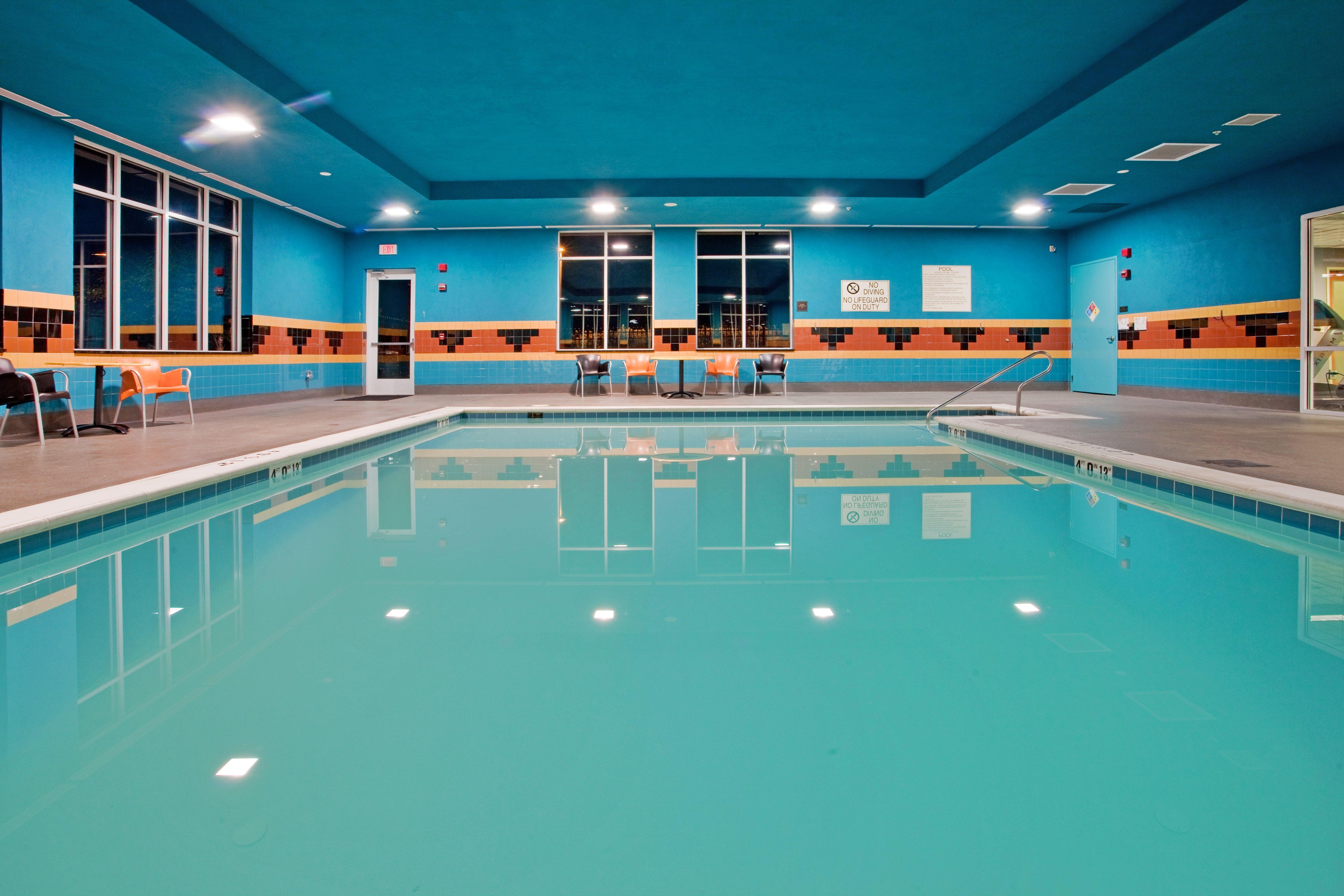Holiday Inn Hotel & Suites Gateway By Ihg Вильямсбург Экстерьер фото