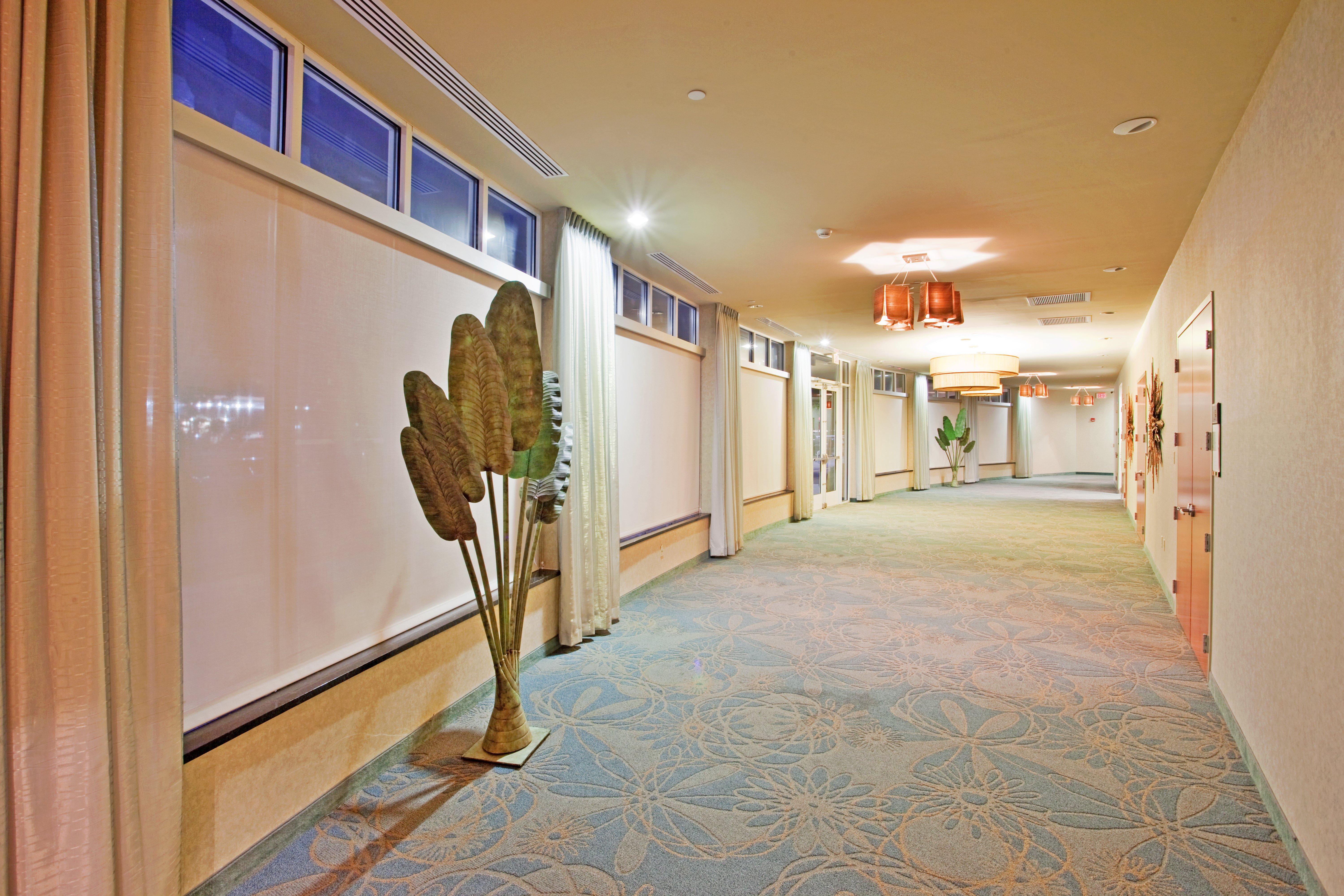 Holiday Inn Hotel & Suites Gateway By Ihg Вильямсбург Экстерьер фото